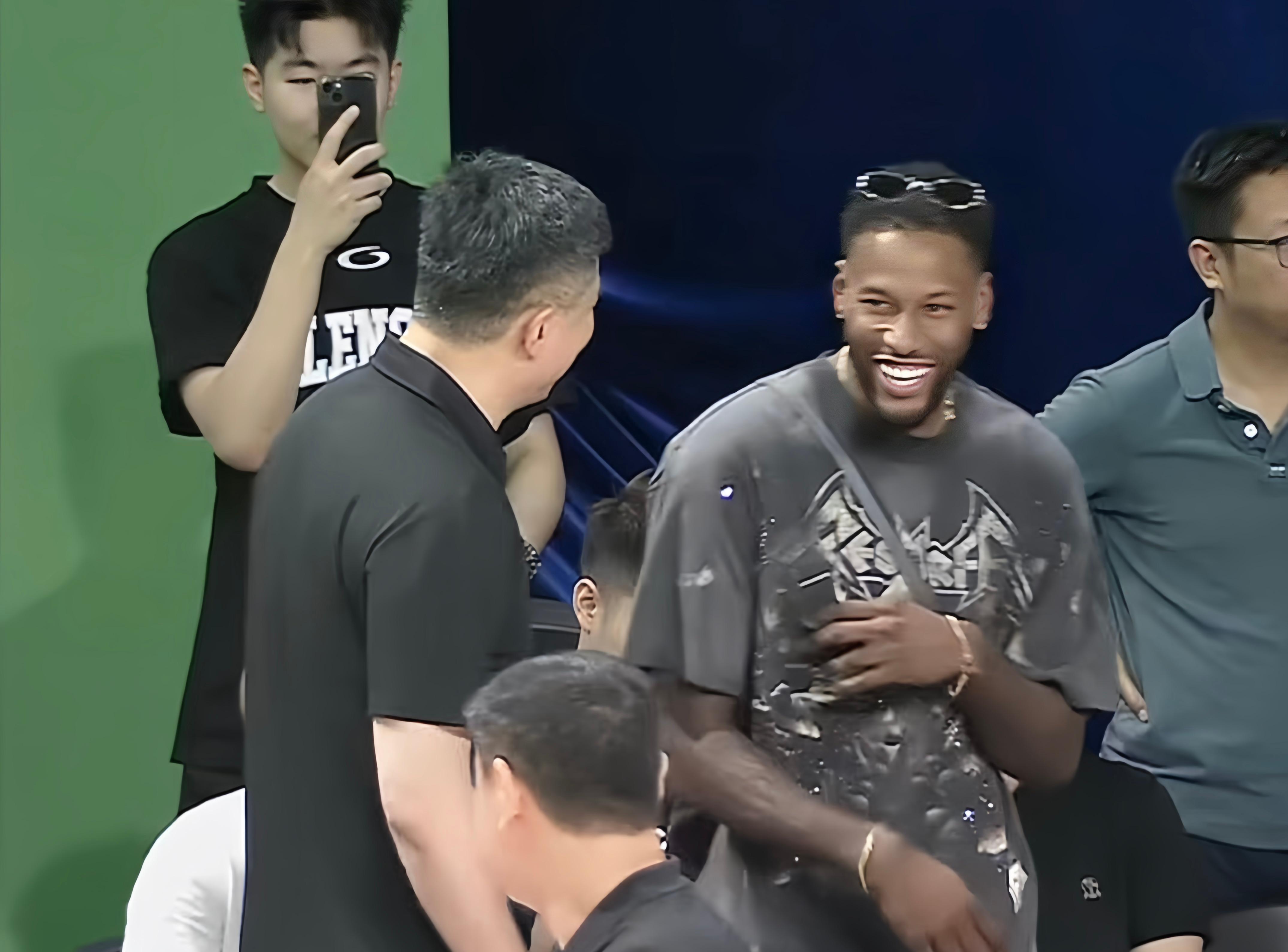 乐鱼网站赛地聚焦：CBA常规赛清晨热度飙升，埃因霍温遗憾出局，悬念犹存，阵容厚度经受考验的简单介绍